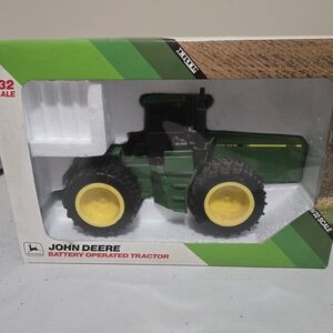 John Deere Green Battery Operated Kids Tractor Toy